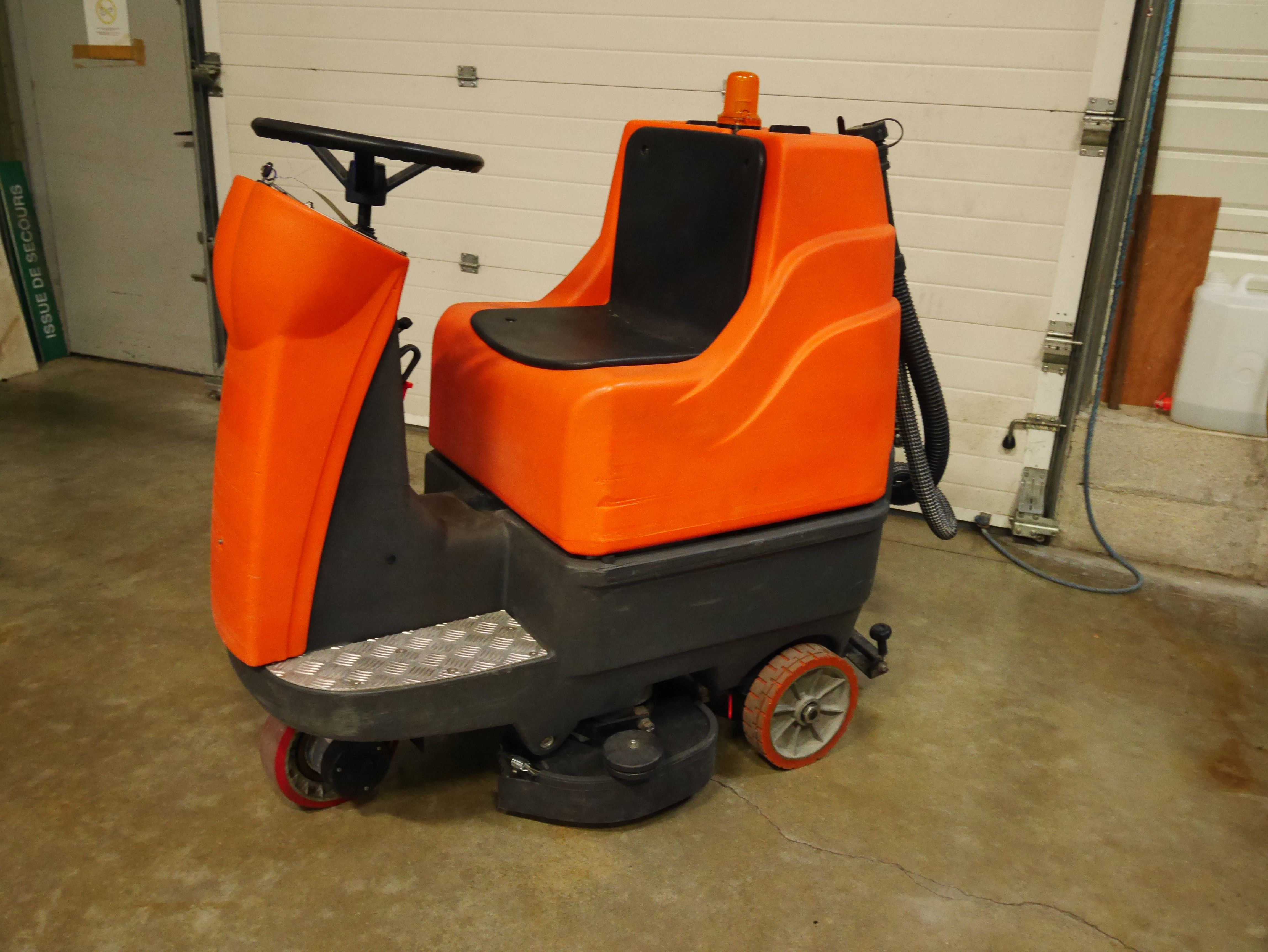 Location vente r&eacute;paration pi&egrave;ces d&eacute;tach&eacute;es composants Autolaveuse CTM KRON ZERO RT PLUS 75 &agrave; TOULOUSE, MONTRABE nettoyage industriel et professionnel. Contactez-nous infos Prix et tarifs neufs occasions pour supermarch&eacute;s, grandes surfaces, entrep&ocirc;ts, hangars, voirie, chantiers, b&acirc;timent,d&eacute;m&eacute;nagements
