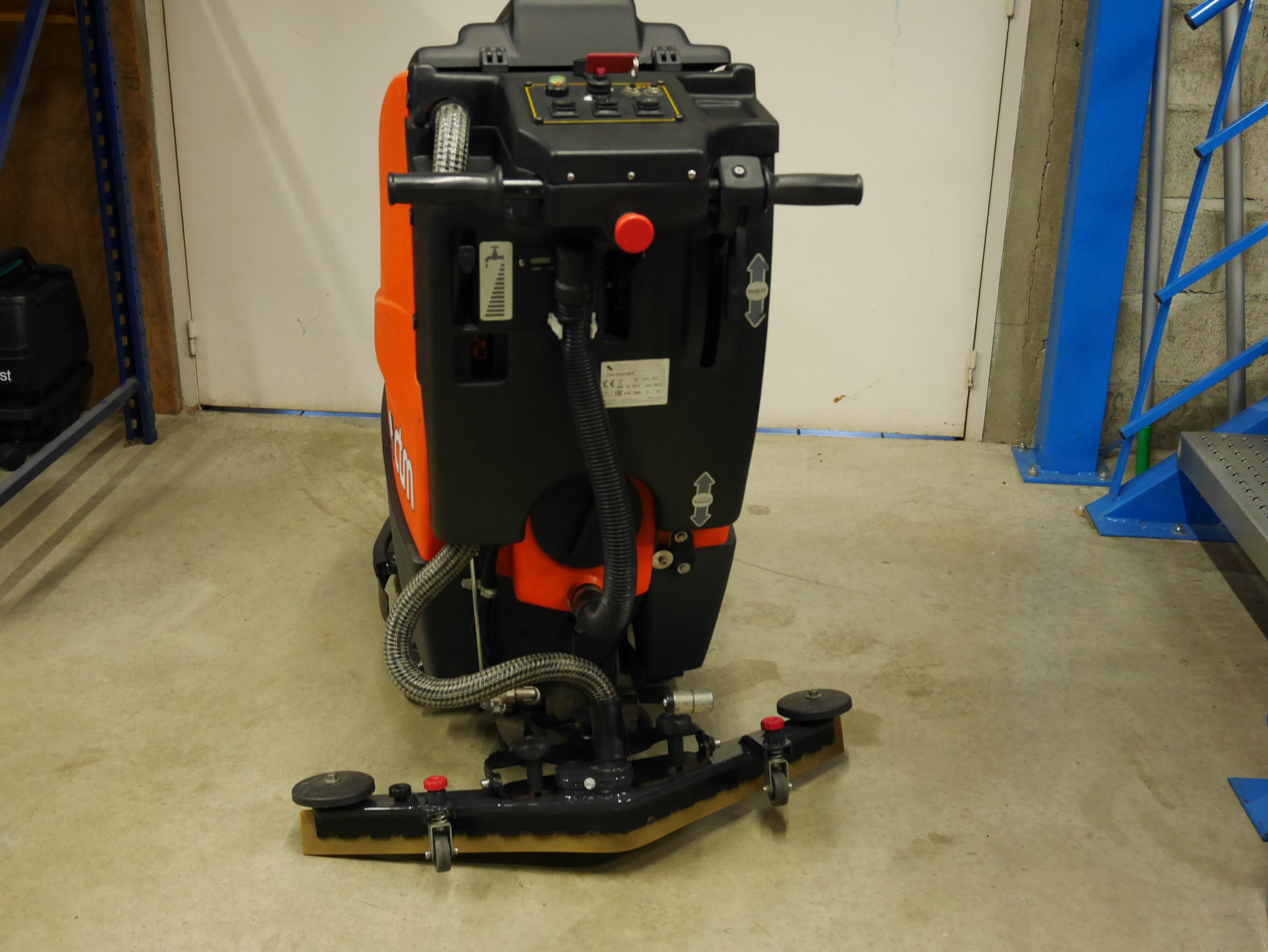 Location réparation vente de pièces détachées composants Autolaveuses CTM SIGMA 50BTR à Toulouse, Montpellier, Perpignan, Bordeaux, Montrabe nettoyage industriel et professionnel. Contactez-nous infos Prix et tarifs neufs occasions pour supermarchés, grandes surfaces, entrepôts, hangars, voirie, chantiers, bâtiment,déménagements