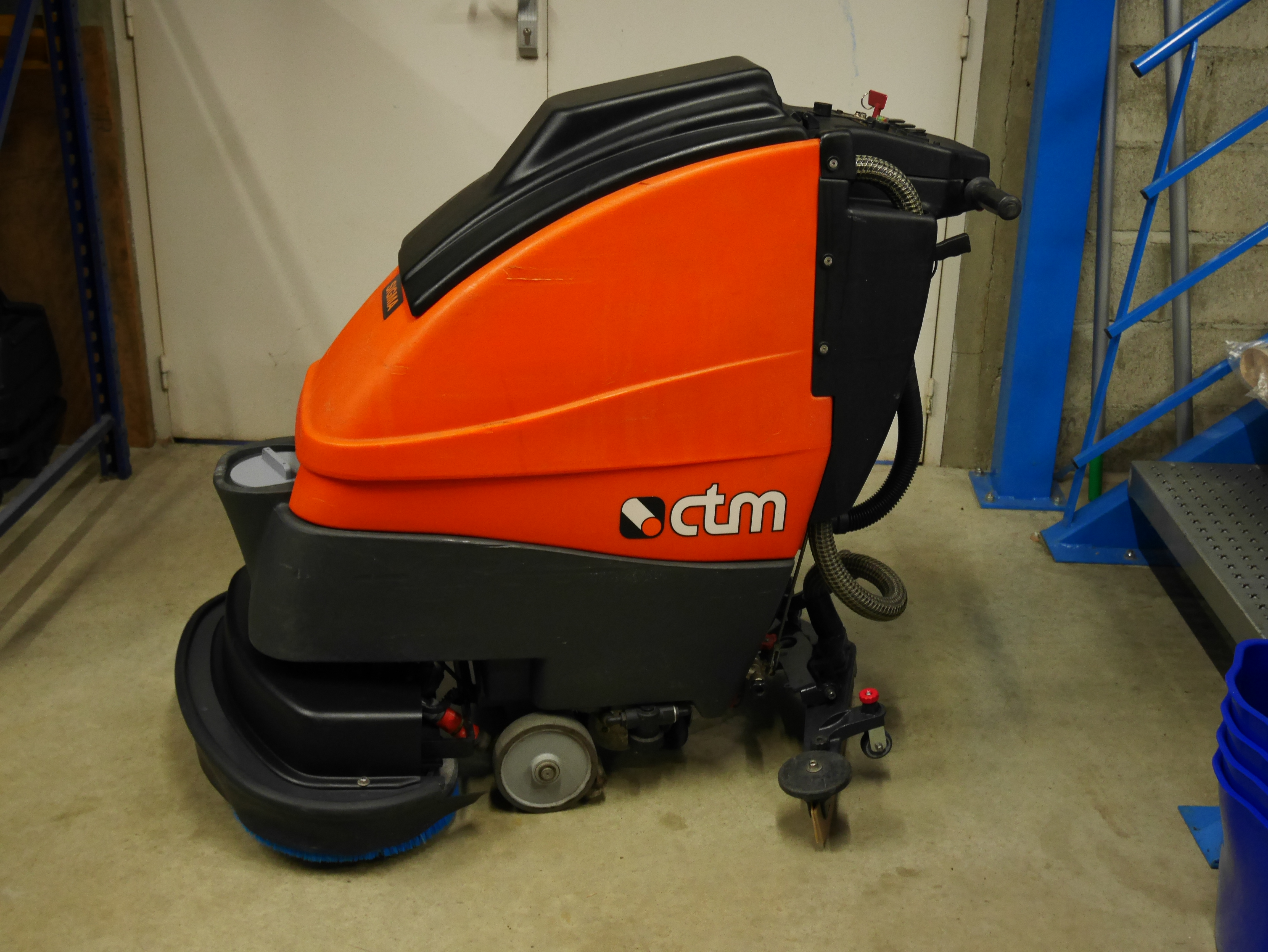 Location vente réparation pièces détachées composants Autolaveuse CTM SIGMA 66BTR à TOULOUSE, MONTRABE nettoyage industriel et professionnel. Contactez-nous infos Prix et tarifs neufs occasions pour supermarchés, grandes surfaces, entrepôts, hangars, voirie, chantiers, bâtiment,déménagements