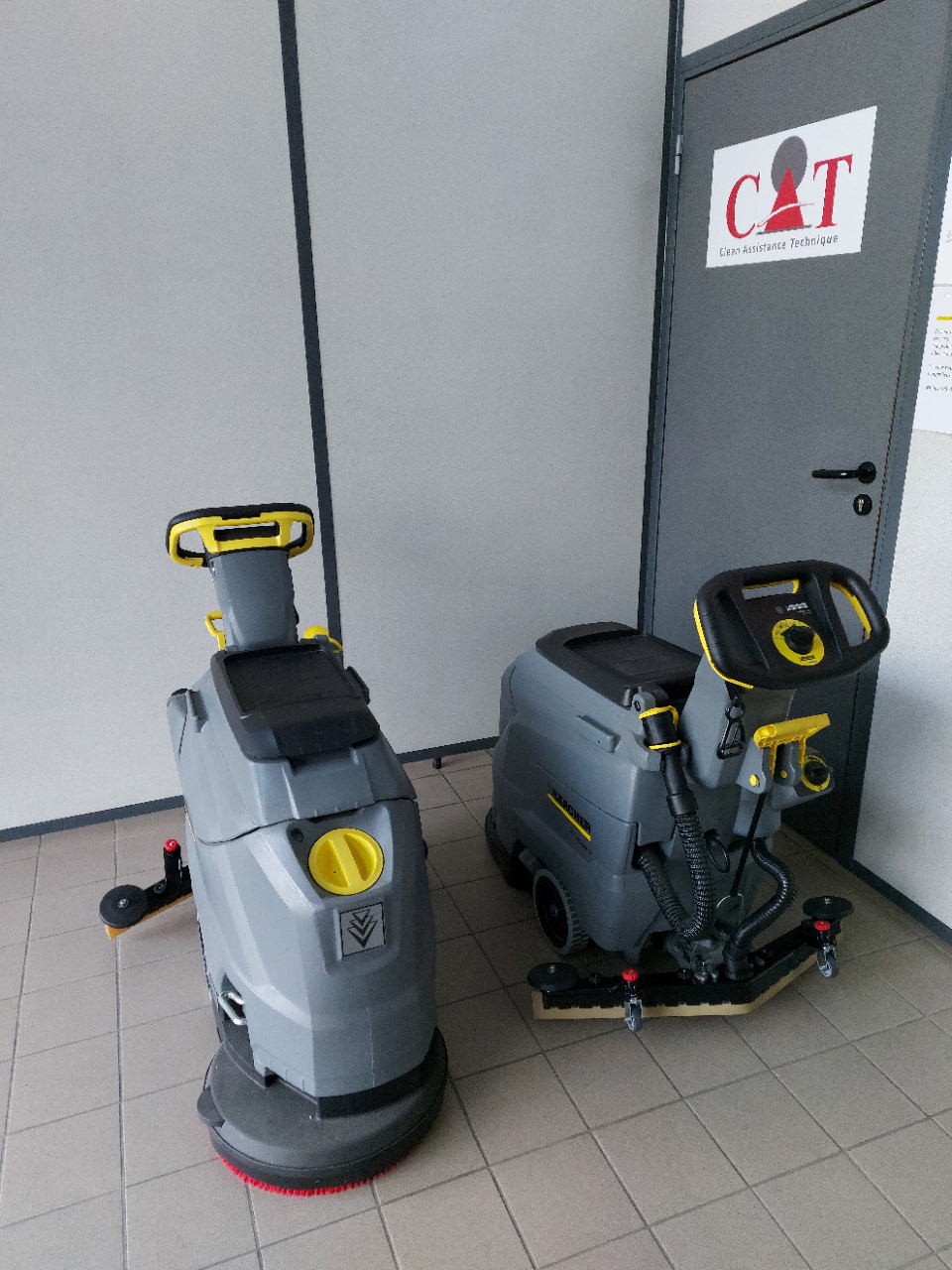 Location vente réparation pièces détachées composants Autolaveuse KARCHER BD43/35 C EP à TOULOUSE, MONTRABE nettoyage industriel et professionnel. Contactez-nous infos Prix et tarifs neufs occasions pour supermarchés, grandes surfaces, entrepôts, hangars, voirie, chantiers, bâtiment,déménagements