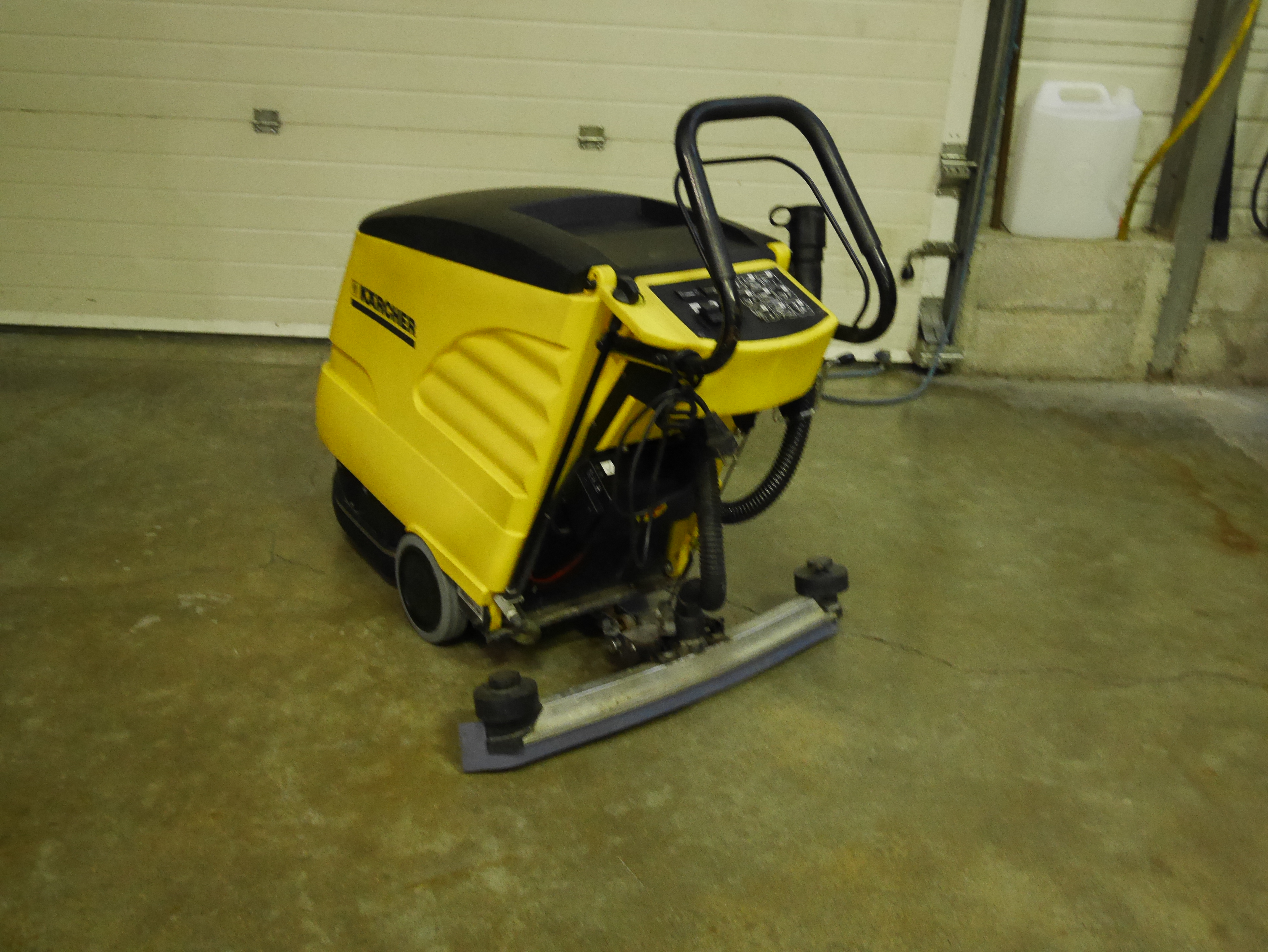 Location réparation vente de pièces détachées composants Autolaveuses KARCHER BD530BAT à Toulouse, Montpellier, Perpignan, Bordeaux, Montrabe nettoyage industriel et professionnel. Contactez-nous infos Prix et tarifs neufs occasions pour supermarchés, grandes surfaces, entrepôts, hangars, voirie, chantiers, bâtiment,déménagements