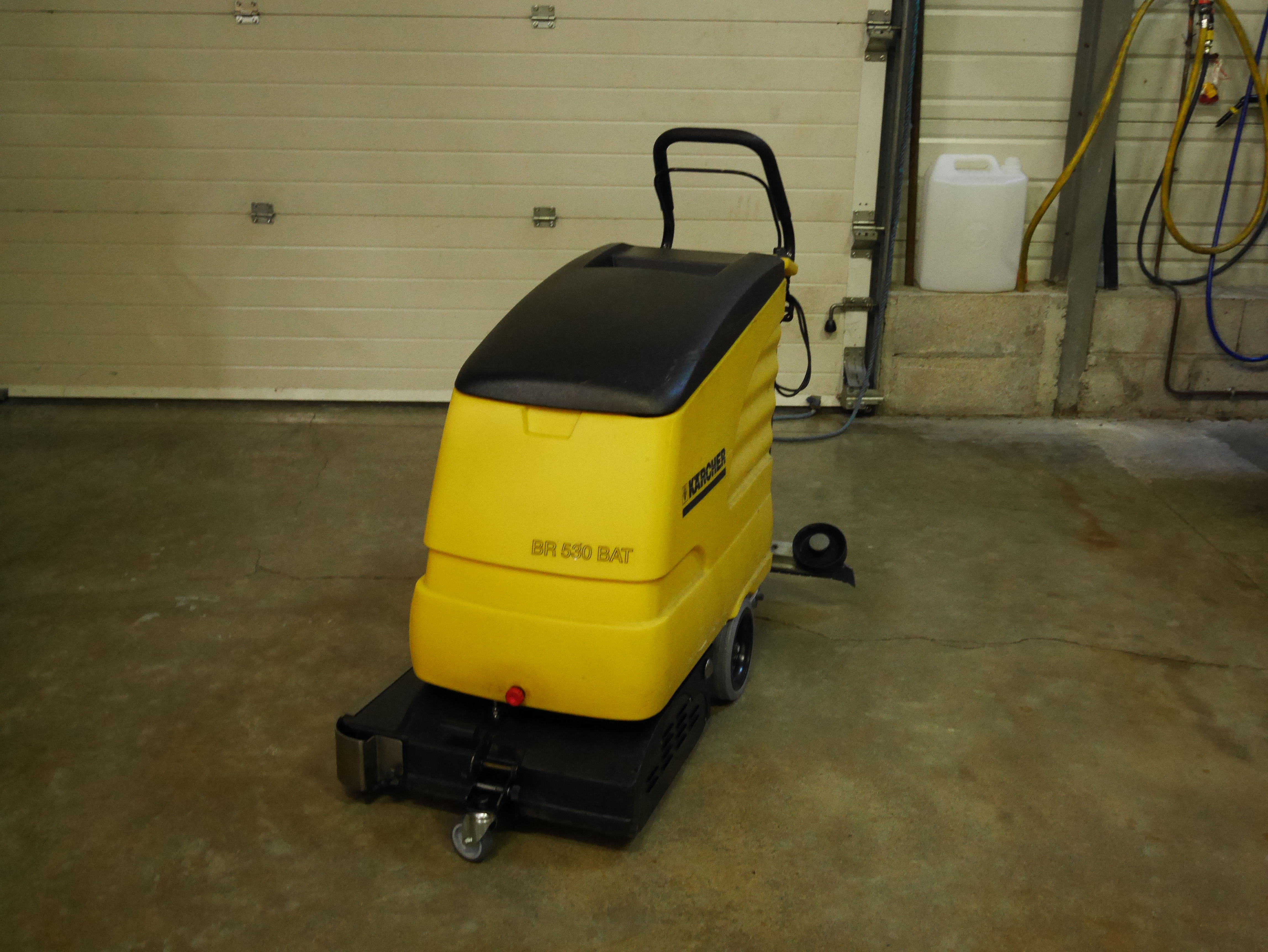 Location vente réparation pièces détachées composants Autolaveuse KARCHER BR530BAT à TOULOUSE, MONTRABE nettoyage industriel et professionnel. Contactez-nous infos Prix et tarifs neufs occasions pour supermarchés, grandes surfaces, entrepôts, hangars, voirie, chantiers, bâtiment,déménagements